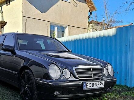 Синий Мерседес Е-Класс, объемом двигателя 2 л и пробегом 272 тыс. км за 4700 $, фото 1 на Automoto.ua