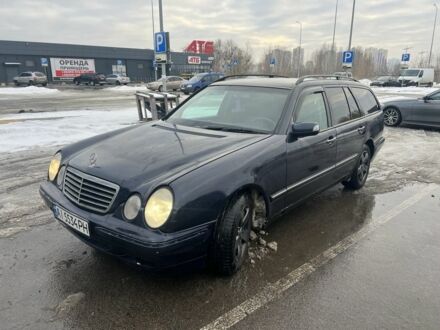 Синий Мерседес Е-Класс, объемом двигателя 2.4 л и пробегом 630 тыс. км за 2200 $, фото 1 на Automoto.ua