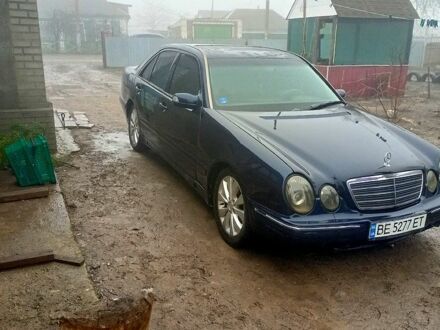 Синій Мерседес Е-Клас, об'ємом двигуна 2 л та пробігом 0 тис. км за 2000 $, фото 1 на Automoto.ua