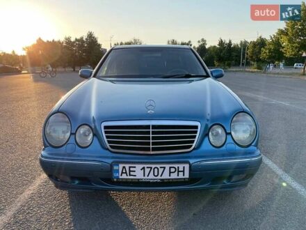 Мерседес Е-Клас 2000 у Дніпро (Дніпропетровську) на Automoto.ua Синій Мерседес Е-Клас, об'ємом двигуна 2.8 л та пробігом 362 тис. км за 3600 $, фото 1 на Automoto.ua