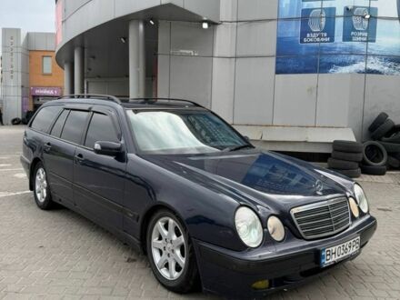 Синий Мерседес Е-Класс, объемом двигателя 2.7 л и пробегом 395 тыс. км за 2999 $, фото 1 на Automoto.ua