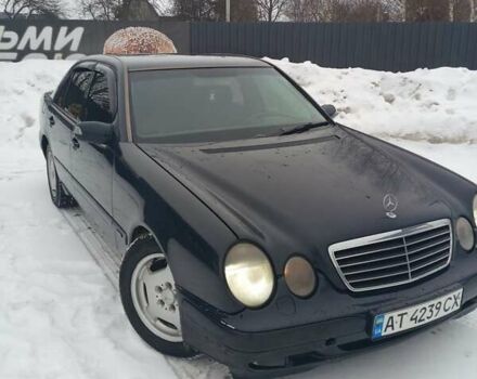 Синий Мерседес Е-Класс, объемом двигателя 2.2 л и пробегом 447 тыс. км за 2599 $, фото 1 на Automoto.ua