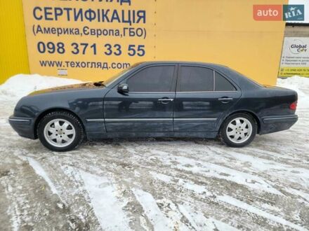 Синий Мерседес Е-Класс, объемом двигателя 2 л и пробегом 380 тыс. км за 4900 $, фото 1 на Automoto.ua