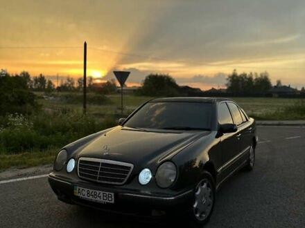Синій Мерседес Е-Клас, об'ємом двигуна 2.2 л та пробігом 450 тис. км за 5200 $, фото 1 на Automoto.ua