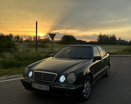 Синий Мерседес Е-Класс, объемом двигателя 2.2 л и пробегом 450 тыс. км за 5200 $, фото 1 на Automoto.ua