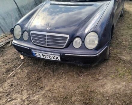Синий Мерседес Е-Класс, объемом двигателя 2.7 л и пробегом 200 тыс. км за 2700 $, фото 1 на Automoto.ua