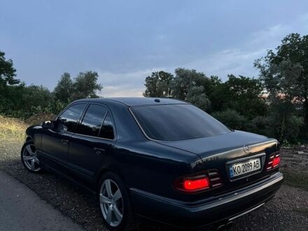 Синій Мерседес Е-Клас, об'ємом двигуна 3.2 л та пробігом 600 тис. км за 4200 $, фото 1 на Automoto.ua