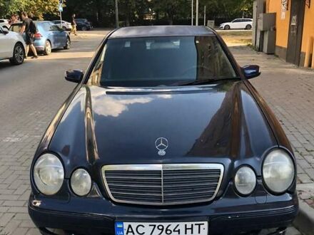 Мерседес Е-Класс 2001 в Луцке на Automoto.ua Синий Мерседес Е-Класс, объемом двигателя 2.15 л и пробегом 319 тыс. км за 2300 $, фото 1 на Automoto.ua