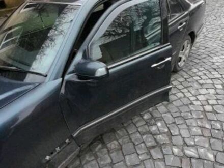 Синий Мерседес Е-Класс, объемом двигателя 2 л и пробегом 370 тыс. км за 1390 $, фото 1 на Automoto.ua