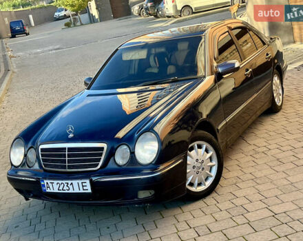Мерседес Е-Класс 2001 в Ивано-Франковске на Automoto.ua Синий Мерседес Е-Класс, объемом двигателя 3.2 л и пробегом 350 тыс. км за 3800 $, фото 1 на Automoto.ua
