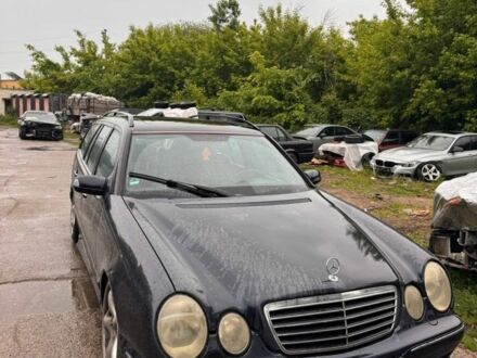 Синий Мерседес Е-Класс, объемом двигателя 3.2 л и пробегом 600 тыс. км за 1500 $, фото 1 на Automoto.ua