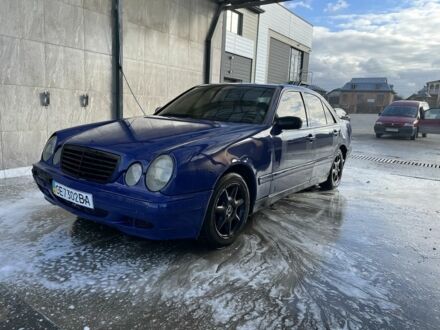 Синий Мерседес Е-Класс, объемом двигателя 2.2 л и пробегом 400 тыс. км за 1500 $, фото 1 на Automoto.ua