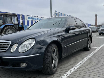 Синий Мерседес Е-Класс, объемом двигателя 2.7 л и пробегом 250 тыс. км за 6000 $, фото 1 на Automoto.ua