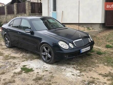 Мерседес Е-Класс 2002 в Хмельницком на Automoto.ua Синий Мерседес Е-Класс, объемом двигателя 2.15 л и пробегом 362 тыс. км за 6500 $, фото 1 на Automoto.ua