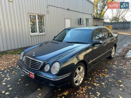 Синий Мерседес Е-Класс, объемом двигателя 2.8 л и пробегом 241 тыс. км за 8490 $, фото 1 на Automoto.ua