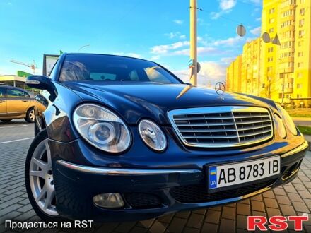 Мерседес Е-Клас 2002 у Вінниці на Automoto.ua Синій Мерседес Е-Клас, об'ємом двигуна 2.6 л та пробігом 276 тис. км за 6800 $, фото 1 на Automoto.ua
