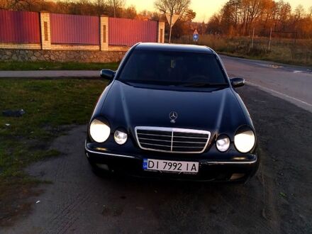 Синий Мерседес Е-Класс, объемом двигателя 2.2 л и пробегом 374 тыс. км за 4800 $, фото 1 на Automoto.ua