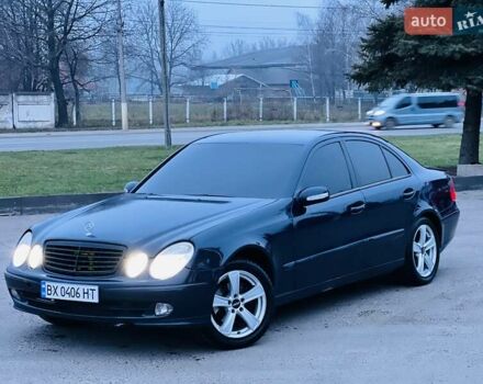 Синий Мерседес Е-Класс, объемом двигателя 2.6 л и пробегом 300 тыс. км за 4500 $, фото 1 на Automoto.ua