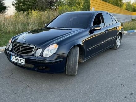 Синий Мерседес Е-Класс, объемом двигателя 2.2 л и пробегом 300 тыс. км за 4200 $, фото 1 на Automoto.ua