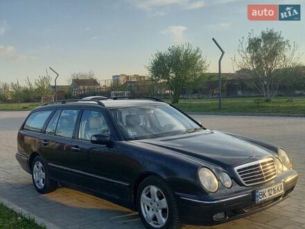 Синий Мерседес Е-Класс, объемом двигателя 3.2 л и пробегом 494 тыс. км за 3500 $, фото 1 на Automoto.ua