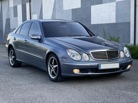 Синій Мерседес Е-Клас, об'ємом двигуна 3.2 л та пробігом 360 тис. км за 5500 $, фото 1 на Automoto.ua