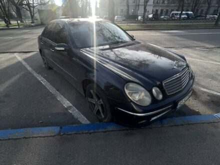 Мерседес Е-Класс 2003 в Днепре (Днепропетровске) на Automoto.ua Синий Мерседес Е-Класс, объемом двигателя 3.2 л и пробегом 470 тыс. км за 6500 $, фото 1 на Automoto.ua