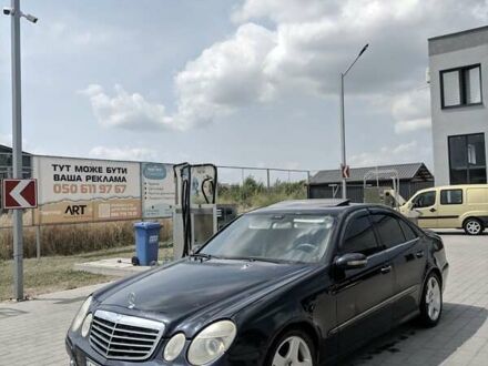 Мерседес Е-Класс 2003 в Виноградове на Automoto.ua Синий Мерседес Е-Класс, объемом двигателя 2.69 л и пробегом 333 тыс. км за 6800 $, фото 1 на Automoto.ua