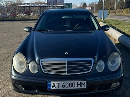Синий Мерседес Е-Класс, объемом двигателя 2.2 л и пробегом 305 тыс. км за 6600 $, фото 1 на Automoto.ua
