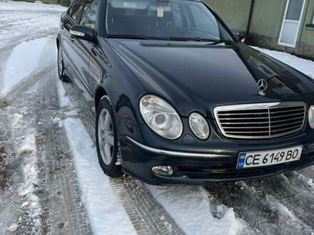 Мерседес Е-Клас 2004 у Чернівцях на Automoto.ua Синій Мерседес Е-Клас, об'ємом двигуна 2.2 л та пробігом 380 тис. км за 8300 $, фото 1 на Automoto.ua