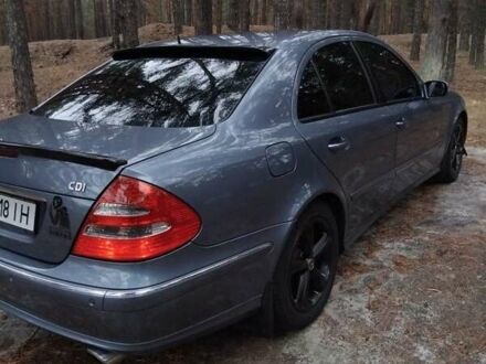 Мерседес Е-Класс 2004 в Миргороде на Automoto.ua Синий Мерседес Е-Класс, объемом двигателя 4 л и пробегом 320 тыс. км за 6900 $, фото 1 на Automoto.ua