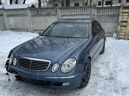 Синий Мерседес Е-Класс, объемом двигателя 3.22 л и пробегом 255 тыс. км за 4200 $, фото 1 на Automoto.ua
