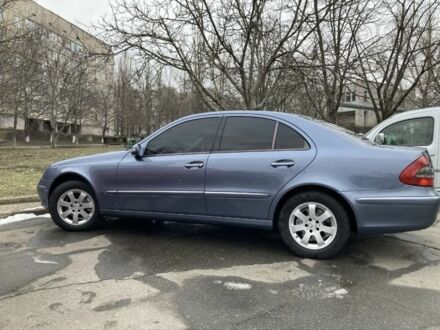 Синий Мерседес Е-Класс, объемом двигателя 3.2 л и пробегом 280 тыс. км за 4800 $, фото 1 на Automoto.ua
