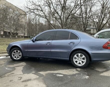 Мерседес Е-Клас 2004 у Одесі на Automoto.ua Синій Мерседес Е-Клас, об'ємом двигуна 3.2 л та пробігом 280 тис. км за 4800 $, фото 1 на Automoto.ua