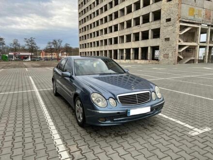 Мерседес Е-Класс 2004 в Львове на Automoto.ua Синий Мерседес Е-Класс, объемом двигателя 2.7 л и пробегом 280 тыс. км за 5999 $, фото 1 на Automoto.ua