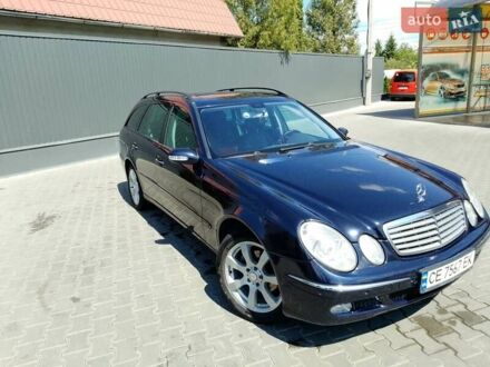 Мерседес Е-Класс 2004 в Черновцах на Automoto.ua Синий Мерседес Е-Класс, объемом двигателя 2.2 л и пробегом 348 тыс. км за 7300 $, фото 1 на Automoto.ua