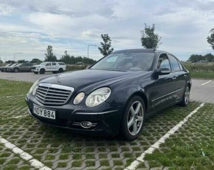 Синий Мерседес Е-Класс, объемом двигателя 3.2 л и пробегом 430 тыс. км за 3900 $, фото 1 на Automoto.ua