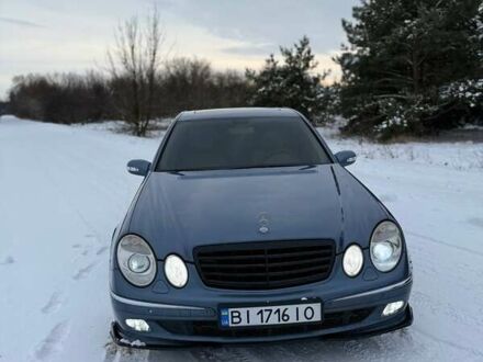 Синий Мерседес Е-Класс, объемом двигателя 4 л и пробегом 340 тыс. км за 7800 $, фото 1 на Automoto.ua