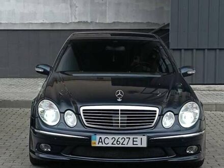 Синий Мерседес Е-Класс, объемом двигателя 3.2 л и пробегом 306 тыс. км за 11000 $, фото 1 на Automoto.ua