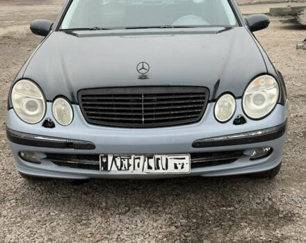 Синий Мерседес Е-Класс, объемом двигателя 2.59 л и пробегом 390 тыс. км за 4999 $, фото 1 на Automoto.ua