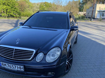 Мерседес Е-Клас 2005 у Овруче на Automoto.ua Синій Мерседес Е-Клас, об'ємом двигуна 2.1 л та пробігом 371 тис. км за 7100 $, фото 1 на Automoto.ua