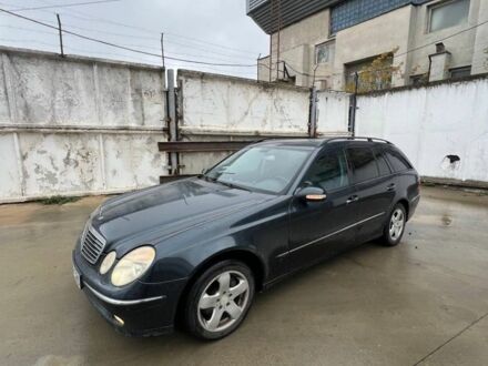Мерседес Е-Класс 2005 в Костополе на Automoto.ua Синий Мерседес Е-Класс, объемом двигателя 3.2 л и пробегом 3 тыс. км за 3100 $, фото 1 на Automoto.ua