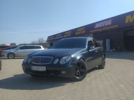 Синий Мерседес Е-Класс, объемом двигателя 3.2 л и пробегом 490 тыс. км за 9000 $, фото 1 на Automoto.ua