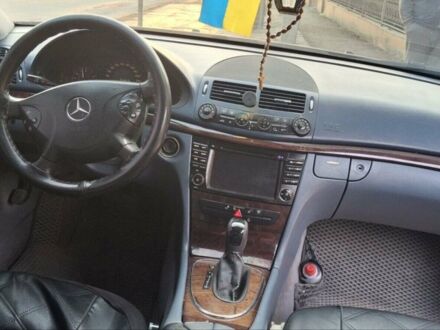 Синий Мерседес Е-Класс, объемом двигателя 1.8 л и пробегом 390 тыс. км за 5800 $, фото 1 на Automoto.ua