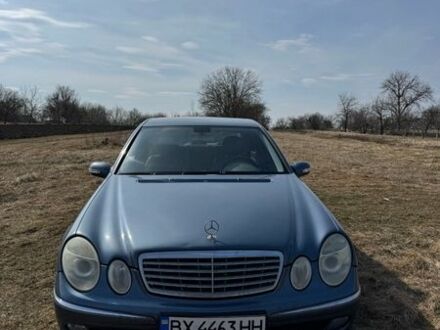 Синий Мерседес Е-Класс, объемом двигателя 3 л и пробегом 417 тыс. км за 7000 $, фото 1 на Automoto.ua
