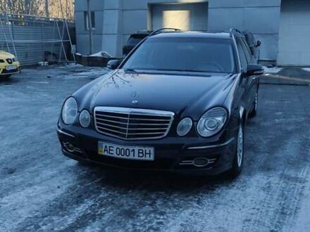 Синий Мерседес Е-Класс, объемом двигателя 3 л и пробегом 306 тыс. км за 7900 $, фото 1 на Automoto.ua
