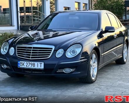 Синій Мерседес Е-Клас, об'ємом двигуна 3.5 л та пробігом 0 тис. км за 9000 $, фото 1 на Automoto.ua