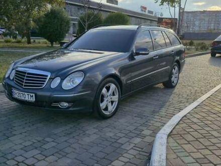 Синий Мерседес Е-Класс, объемом двигателя 2.99 л и пробегом 351 тыс. км за 11500 $, фото 1 на Automoto.ua