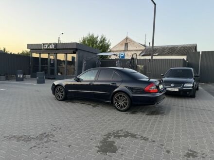 Синий Мерседес Е-Класс, объемом двигателя 3 л и пробегом 290 тыс. км за 7700 $, фото 1 на Automoto.ua