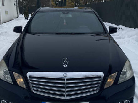 Синий Мерседес Е-Класс, объемом двигателя 2.2 л и пробегом 350 тыс. км за 13500 $, фото 1 на Automoto.ua