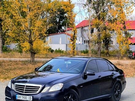 Мерседес Е-Класс 2011 в Павлограде на Automoto.ua Синий Мерседес Е-Класс, объемом двигателя 1.8 л и пробегом 178 тыс. км за 8888 $, фото 1 на Automoto.ua